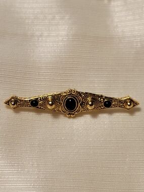Vtg Gold-Tone Ornate Black Stone Bar Brooch/Collar Pin